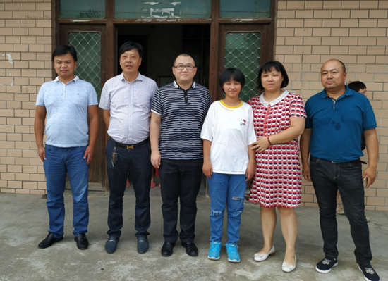 南通公司爱心捐助贫困学子圆梦大学